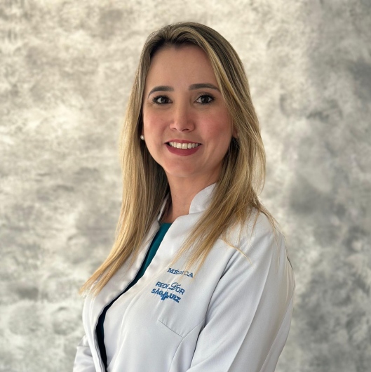 Dra. Larissa Cau Carlet - Médica Pneumologista Alergista e Imunologista - Foto de Perfil